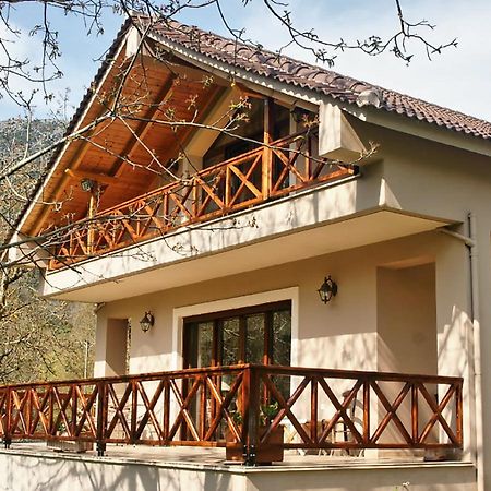 Chalet Coquelicot  Kalavryta Esterno foto